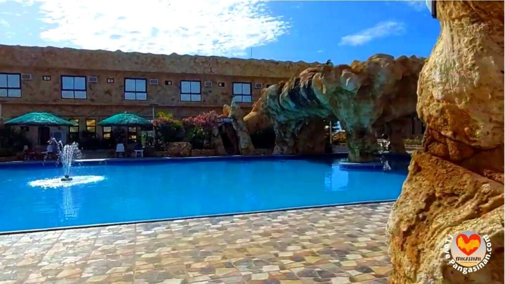 Old Rock Resort Hotel Swimming Pool