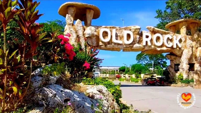 Old Rock Resort Hotel Welcome Gate
